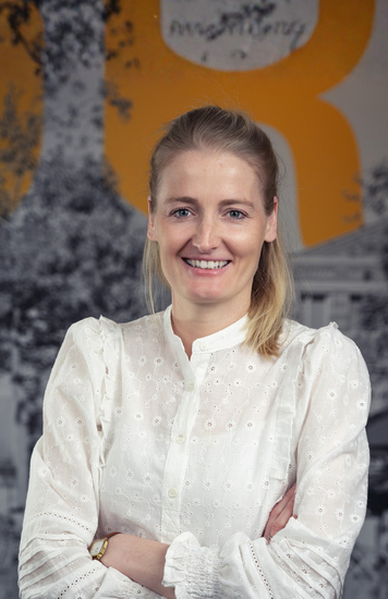 v2 britt posthumus storycard 356x550 1